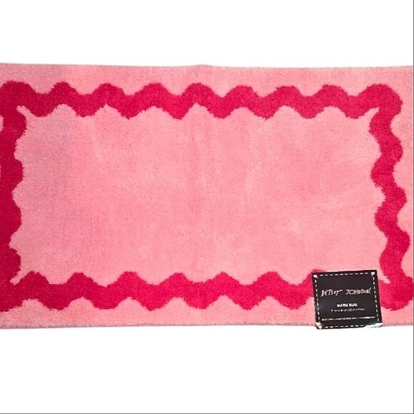 Betsey Johnson Wavy Plush Bath Rug- Pink/Red - Picture 3 of 5